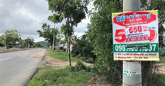 Vụ ruộng muối tan hoang vì sốt đất: Yêu cầu dừng quảng cáo dự án, chuyển cơ quan công an điều tra Vu ruong muoi tan hoang vi sot dat: Yeu cau dung quang cao du an, chuyen co quan cong an dieu tra