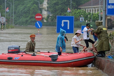 32 người chết và mất tích, 17 người bị thương do mưa lũ 32 nguoi chet va mat tich, 17 nguoi bi thuong do mua lu