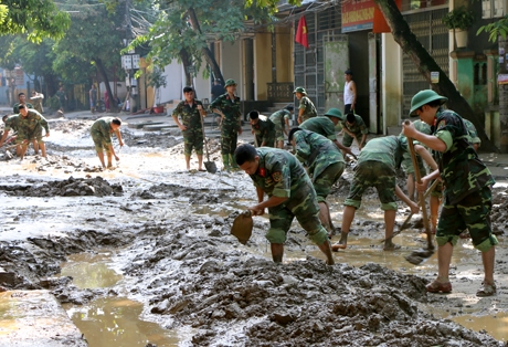 32 người chết và mất tích, 17 người bị thương do mưa lũ 32 nguoi chet va mat tich, 17 nguoi bi thuong do mua lu