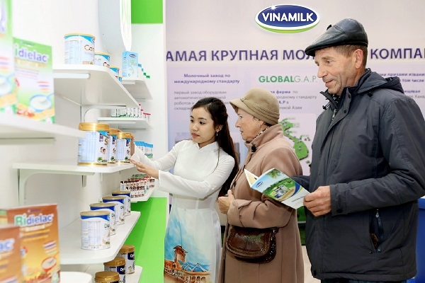 Vinamilk - Doanh nghiệp sữa duy nhất của Việt Nam lọt danh sách 'Doanh nghiệp xuất khẩu uy tín' năm 2017 Vinamilk - Doanh nghiep sua duy nhat cua Viet Nam lot danh sach 'Doanh nghiep xuat khau uy tin' nam 2017
