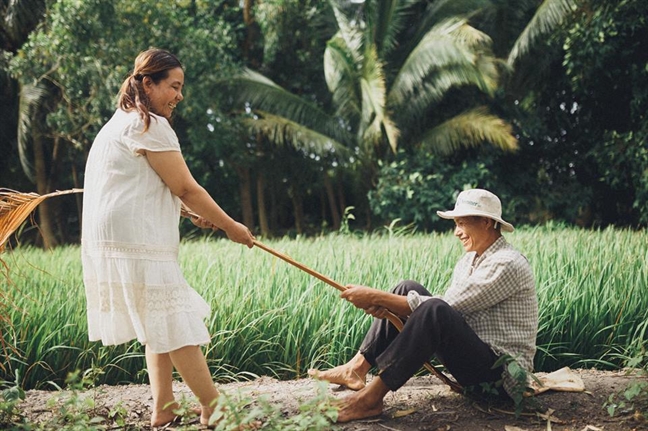 Phải lòng từ cánh đồng, thương yêu nhau đến già Phai long tu canh dong, thuong yeu nhau den gia