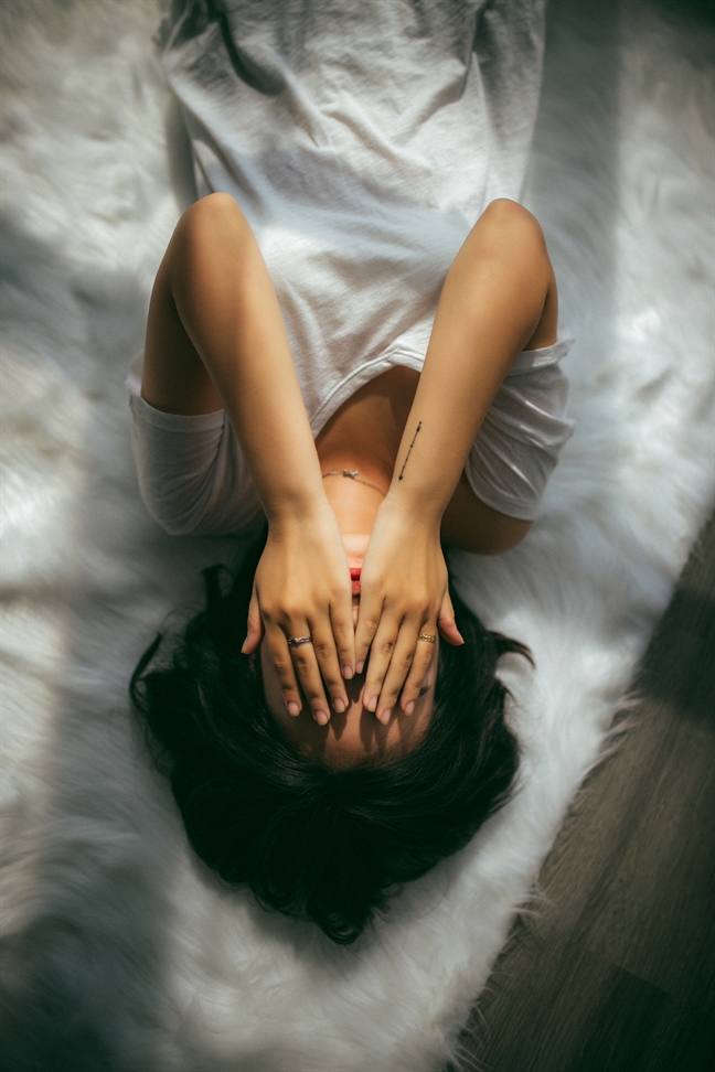 Nên vì con mà sống nhục? Nen vi con ma song nhuc?