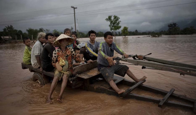 Vỡ đập thuỷ điện ở Lào: Sự thật bị che giấu một ngày trước thảm hoạ? Vo dap thuy dien o Lao: Su that bi che giau mot ngay truoc tham hoa?