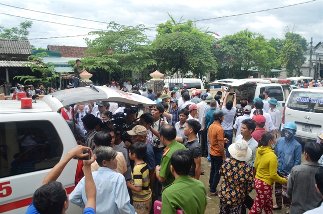 Ngày vui bỗng thành ngày đại tang ở thôn nghèo Lương Điền Ngay vui bong thanh ngay dai tang o thon ngheo Luong Dien