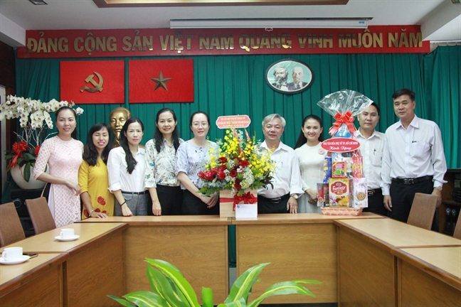 Đoàn lãnh đạo Hội LHPN TP thăm, tặng hoa chúc mừng Ngày truyền thống ngành Tuyên giáo Doan lanh dao Hoi LHPN TP tham, tang hoa chuc mung Ngay truyen thong nganh Tuyen giao