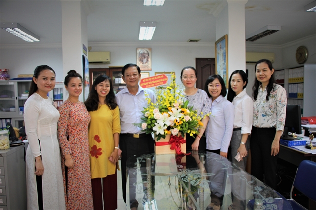 Đoàn lãnh đạo Hội LHPN TP thăm, tặng hoa chúc mừng Ngày truyền thống ngành Tuyên giáo Doan lanh dao Hoi LHPN TP tham, tang hoa chuc mung Ngay truyen thong nganh Tuyen giao