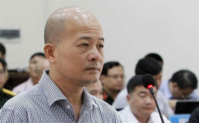 Cựu thượng tá 'Út trọc' bị tuyên án 12 năm tù giam tại phiên tòa sơ thẩm Cuu thuong ta 'Ut troc' bi tuyen an 12 nam tu giam tai phien toa so tham