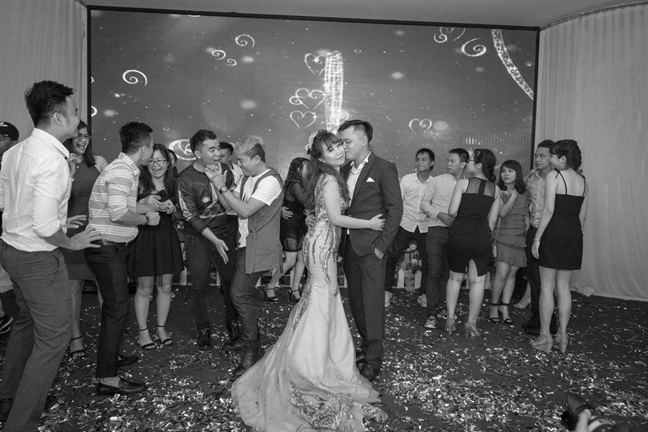 Biết nhau từ 6 tuổi, 3 lần mất liên lạc, để rồi 20 năm sau về chung một nhà Biet nhau tu 6 tuoi, 3 lan mat lien lac, de roi 20 nam sau ve chung mot nha