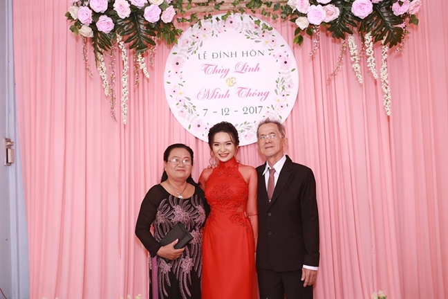 'Chồng ơi, không có anh làm sao em sống được?' 'Chong oi, khong co anh lam sao em song duoc?'