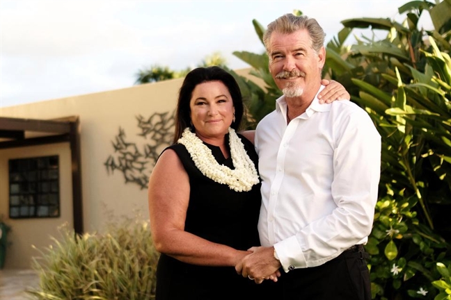 Vì sao 'điệp viên 007' Pierce Brosnan đào hoa nhất màn ảnh, nhưng lại tuyệt đối chung tình với vợ? Vi sao 'diep vien 007' Pierce Brosnan dao hoa nhat man anh, nhung lai tuyet doi chung tinh voi vo?