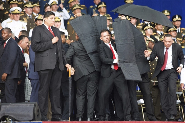 Mưu toan ám sát Tổng thống Venezuela có thể từ nước ngoài Muu toan am sat Tong thong Venezuela co the tu nuoc ngoai