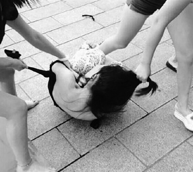 Đánh ghen kiểu bà ngoại tôi Danh ghen kieu ba ngoai toi