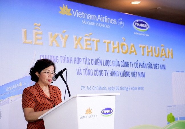 Vietnam Airlines và Vinamilk hợp tác chiến lược cùng phát triển thương hiệu vươn tầm quốc tế Vietnam Airlines va Vinamilk hop tac chien luoc cung phat trien thuong hieu vuon tam quoc te