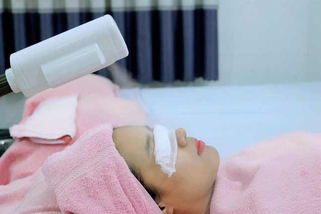 Giao lưu trực tuyến: Cách chăm sóc da mặt giúp chị em luôn trẻ đẹp Giao luu truc tuyen: Cach cham soc da mat giup chi em luon tre dep
