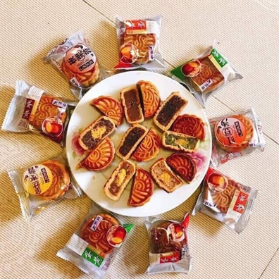 Bánh trung thu mini Trung Quốc cân ký, giá rẻ như cho 'tung hoành' chợ mạng Banh trung thu mini Trung Quoc can ky, gia re nhu cho 'tung hoanh' cho mang