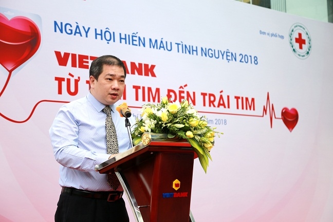 Hàng trăm nhân viên Ngân hàng TMCP Việt Nam Thương Tín (Vietbank) hiến máu cứu người Hang tram nhan vien Ngan hang TMCP Viet Nam Thuong Tin (Vietbank) hien mau cuu nguoi