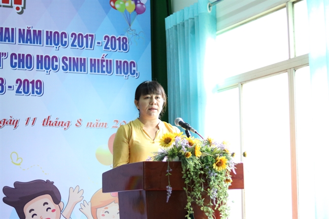 Quận 2: Tặng 150 suất học bổng Nguyễn Thị Minh Khai năm học 2018-2019 Quan 2: Tang 150 suat hoc bong Nguyen Thi Minh Khai nam hoc 2018-2019