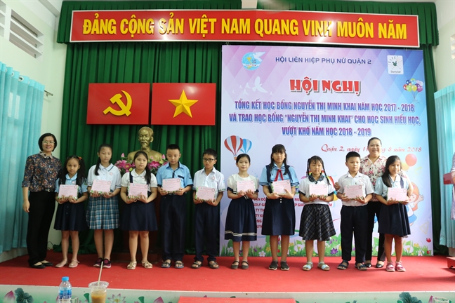 Quận 2: Tặng 150 suất học bổng Nguyễn Thị Minh Khai năm học 2018-2019 Quan 2: Tang 150 suat hoc bong Nguyen Thi Minh Khai nam hoc 2018-2019