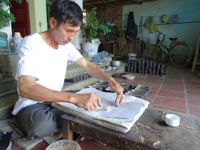 Người dân 'thủ phủ' vàng mã hối hả kiếm tiền tỷ trong 'tháng cô hồn' Nguoi dan 'thu phu' vang ma hoi ha kiem tien ty trong 'thang co hon'