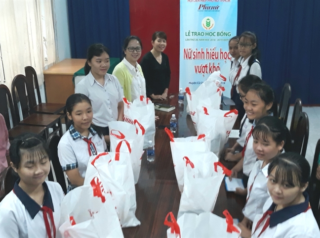 Học bổng đến với nữ sinh ngoại thành Hoc bong den voi nu sinh ngoai thanh