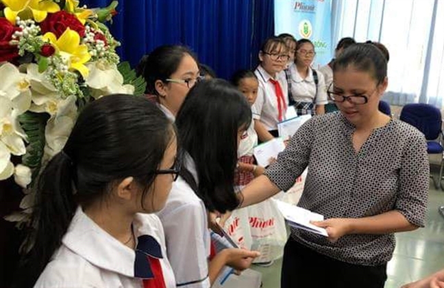 Học bổng đến với nữ sinh ngoại thành Hoc bong den voi nu sinh ngoai thanh