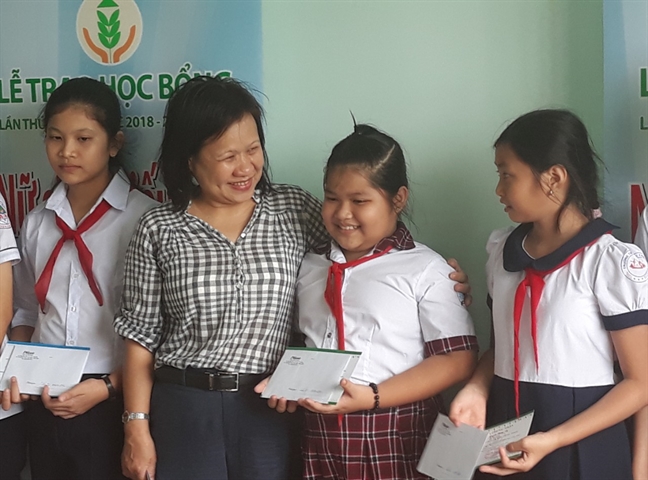 Học bổng đến với nữ sinh ngoại thành Hoc bong den voi nu sinh ngoai thanh