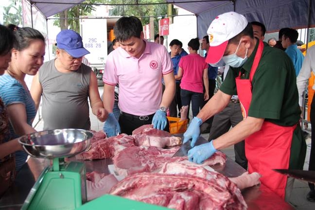 Thịt mát an toàn hơn nhưng vì sao bà nội trợ vẫn thích mua thịt nóng? Thit mat an toan hon nhung vi sao ba noi tro van thich mua thit nong?