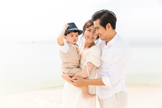 Diễn viên Thanh Bình: ‘Tôi nợ vợ một đám cưới lãng mạn bên bờ biển’ Dien vien Thanh Binh: ‘Toi no vo mot dam cuoi lang man ben bo bien’