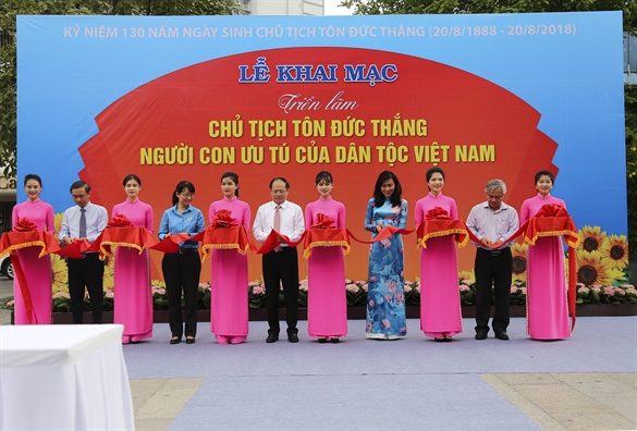 Triển lãm 270 bức ảnh về cuộc đời Chủ tịch Tôn Đức Thắng Trien lam 270 buc anh ve cuoc doi Chu tich Ton Duc Thang