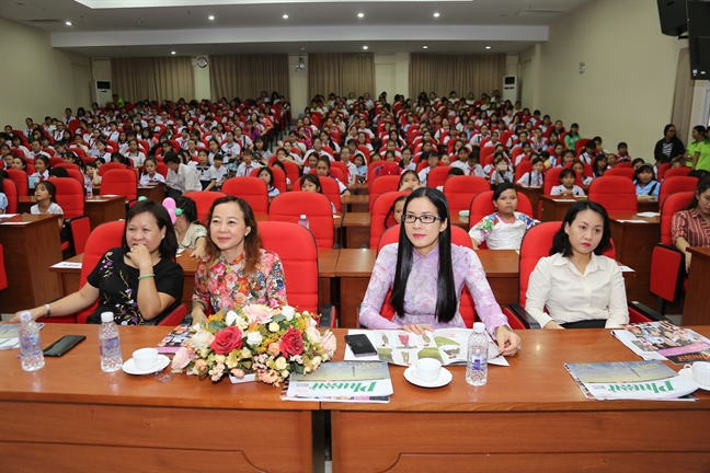 Ấm áp những nụ cười nữ sinh vượt khó Am ap nhung nu cuoi nu sinh vuot kho