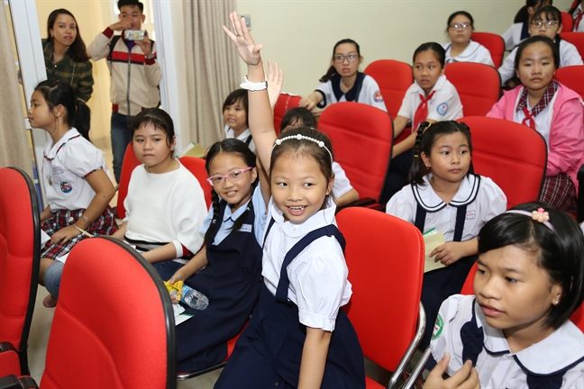Ấm áp những nụ cười nữ sinh vượt khó Am ap nhung nu cuoi nu sinh vuot kho