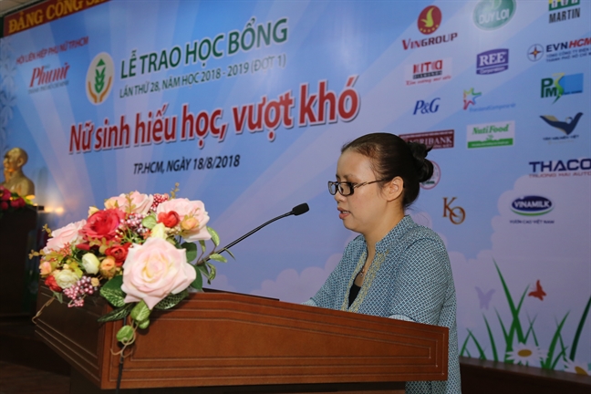 Ấm áp những nụ cười nữ sinh vượt khó Am ap nhung nu cuoi nu sinh vuot kho