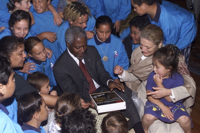 Kofi Annan và biểu tượng bất diệt của tiếng nói đối thoại, hòa bình Kofi Annan va bieu tuong bat diet cua tieng noi doi thoai, hoa binh