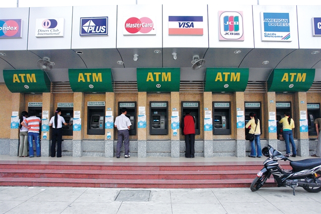 Báo động - Thủ đoạn đánh cắp tiền từ thẻ ATM ngày càng được 'nâng cấp' Bao dong - Thu doan danh cap tien tu the ATM ngay cang duoc 'nang cap'