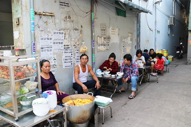Tô bánh canh 300.000 đồng và câu chuyện cạnh tranh bằng giảm giá To banh canh 300.000 dong va cau chuyen canh tranh bang giam gia