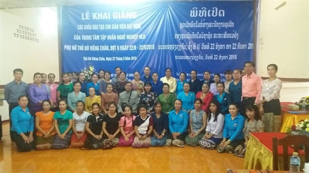 Hội LHPN TP.HCM hỗ trợ đào tạo giáo viên dạy nghề cho nước bạn Lào Hoi LHPN TP.HCM ho tro dao tao giao vien day nghe cho nuoc ban Lao