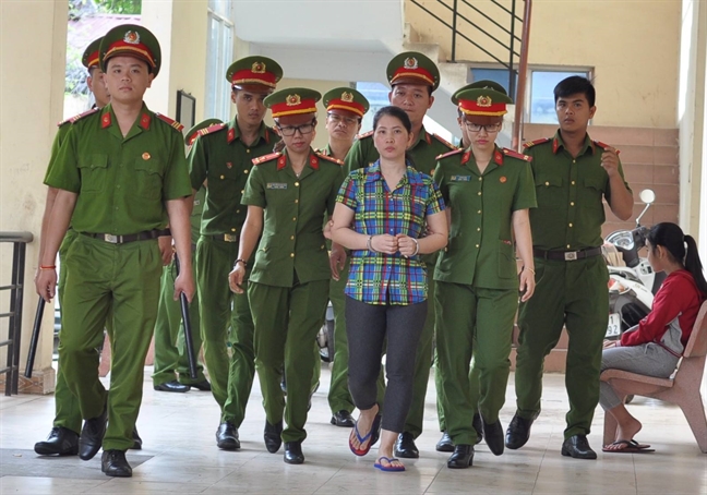 Người vợ giết chồng, phân xác ở Bình Dương bị tuyên án chung thân Nguoi vo giet chong, phan xac o Binh Duong bi tuyen an chung than
