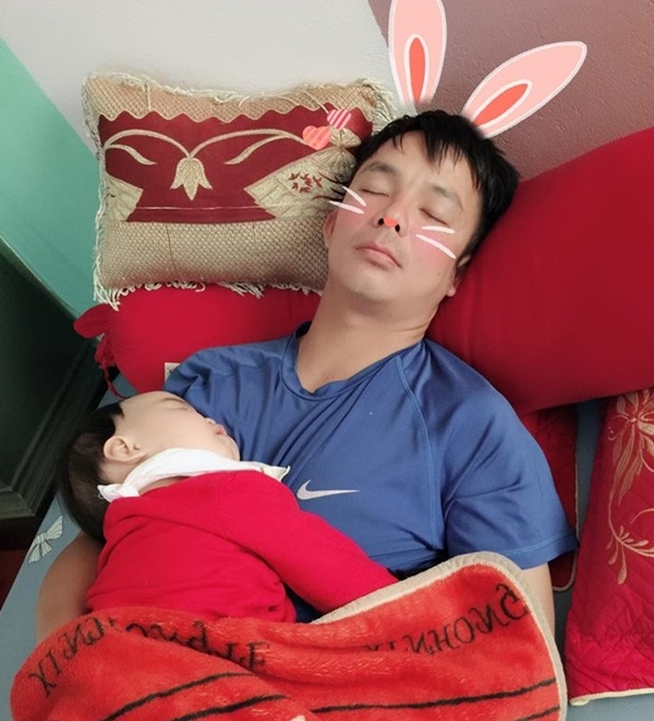 Chồng 'đốn tim' vợ mỗi ngày bằng tài nấu ăn và cắm hoa cực khéo Chong 'don tim' vo moi ngay bang tai nau an va cam hoa cuc kheo