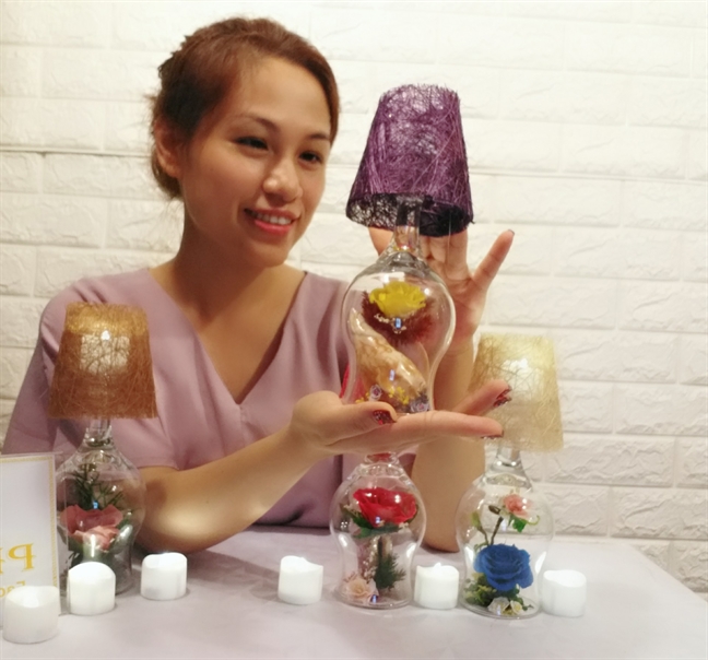 Những tác phẩm hoa tươi ướp thấm đam mê của người phụ nữ xứ Quảng Nhung tac pham hoa tuoi uop tham dam me cua nguoi phu nu xu Quang
