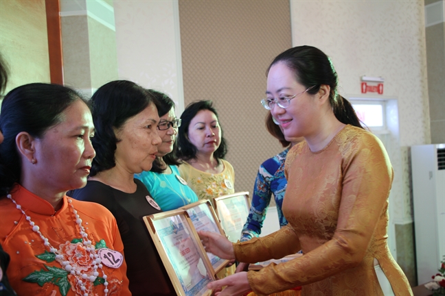 Hội LHPN TP.HCM: Tổng kết 10 năm thực hiện mô hình Chi hội chủ động công tác Hoi LHPN TP.HCM: Tong ket 10 nam thuc hien mo hinh Chi hoi chu dong cong tac