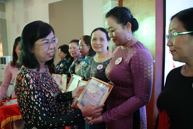 Hội LHPN TP.HCM: Tổng kết 10 năm thực hiện mô hình Chi hội chủ động công tác Hoi LHPN TP.HCM: Tong ket 10 nam thuc hien mo hinh Chi hoi chu dong cong tac