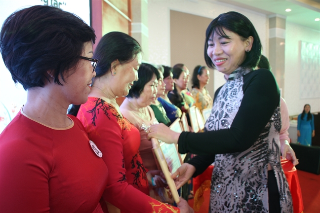 Hội LHPN TP.HCM: Tổng kết 10 năm thực hiện mô hình Chi hội chủ động công tác Hoi LHPN TP.HCM: Tong ket 10 nam thuc hien mo hinh Chi hoi chu dong cong tac