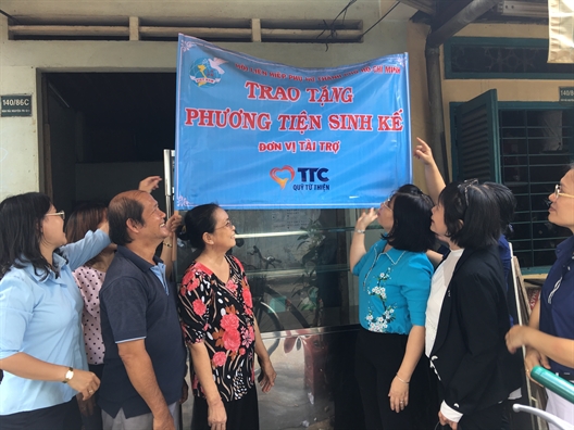 Hội LHPN TP.HCM tiếp tục cùng phụ nữ vượt khó Hoi LHPN TP.HCM tiep tuc cung phu nu vuot kho