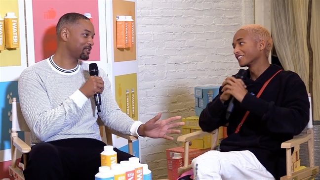 Tài tử Will Smith nhiệt tình phụ con trai kinh doanh thức uống đóng chai Tai tu Will Smith nhiet tinh phu con trai kinh doanh thuc uong dong chai