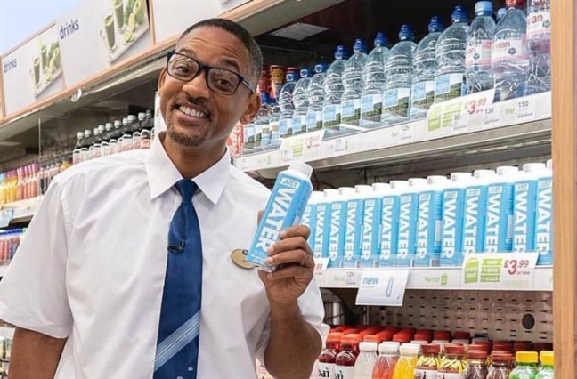 Tài tử Will Smith nhiệt tình phụ con trai kinh doanh thức uống đóng chai Tai tu Will Smith nhiet tinh phu con trai kinh doanh thuc uong dong chai