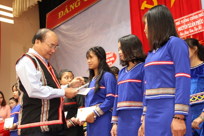 Nét chữ đầu đời của học trò lớp Một ngày khai giảng Net chu dau doi cua hoc tro lop Mot ngay khai giang
