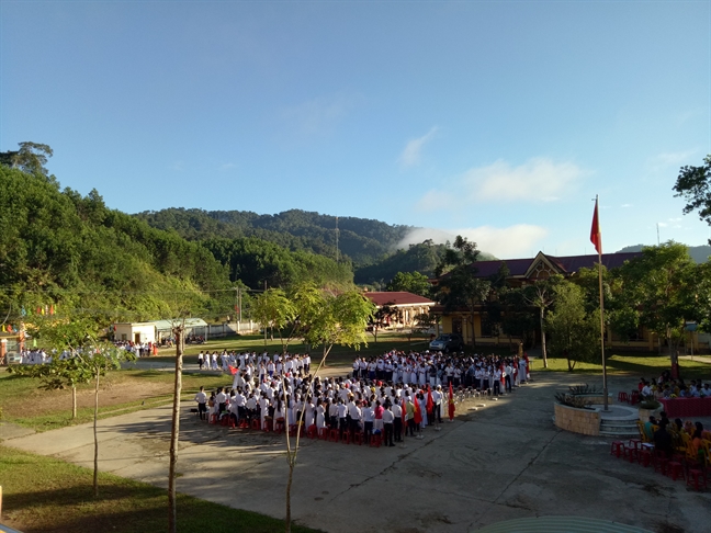 Nét chữ đầu đời của học trò lớp Một ngày khai giảng Net chu dau doi cua hoc tro lop Mot ngay khai giang