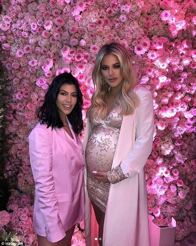 Khloé Kardashian bật mí bí quyết giảm 15 kg 3 tháng sau sinh Khloe Kardashian bat mi bi quyet giam 15 kg 3 thang sau sinh