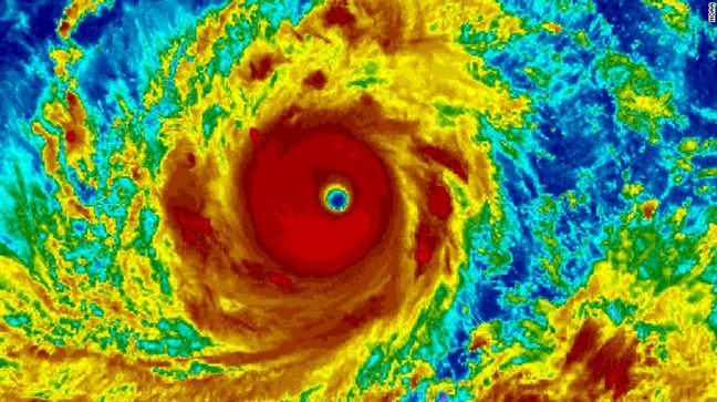 Hàng chục triệu người ‘nín thở’ chờ hai siêu bão Mangkhut và Florence Hang chuc trieu nguoi ‘nin tho’ cho hai sieu bao Mangkhut va Florence