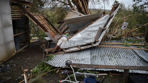 Siêu bão Mangkhut quét qua, dân Philippines mất nhà cửa Sieu bao Mangkhut quet qua, dan Philippines mat nha cua